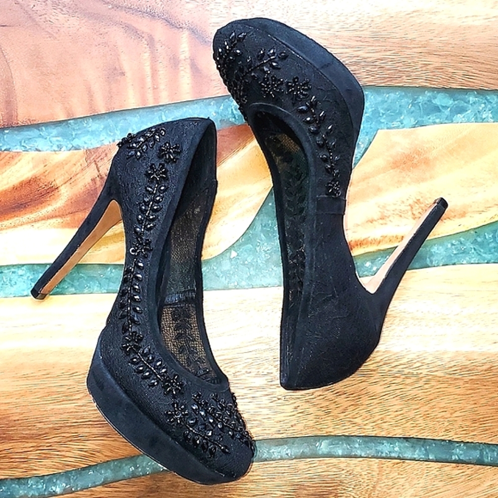 BCBGMAXAZRIA Black High Heels | Size 8z B